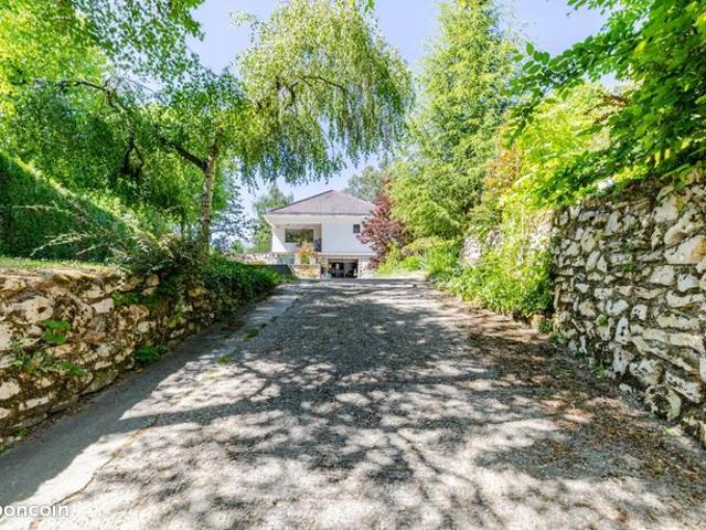 Maison 9 pièces 220 m²