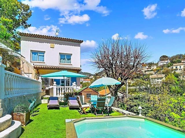 Maison 9 pièces 220 m²