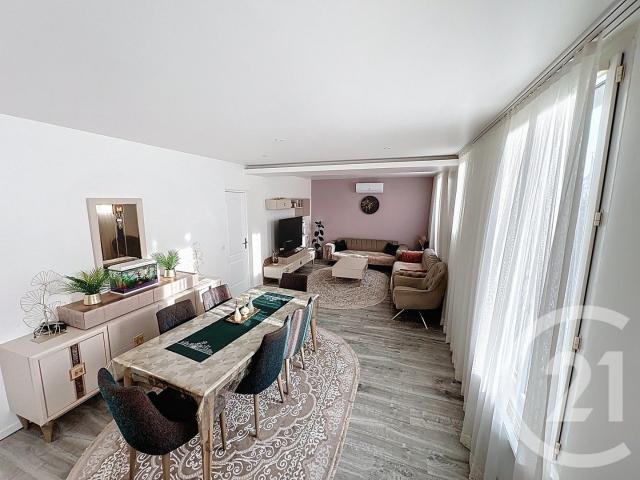 Maison 9 pièces 221 m²