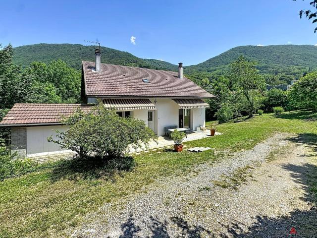 Maison 9 pièces 221 m²