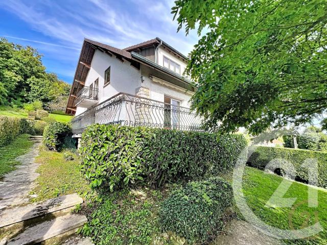 Maison 9 pièces 221 m²