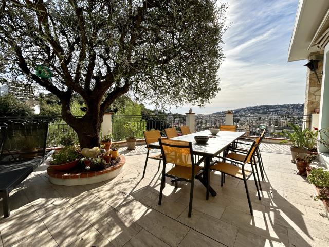Maison 9 pièces 222 m²