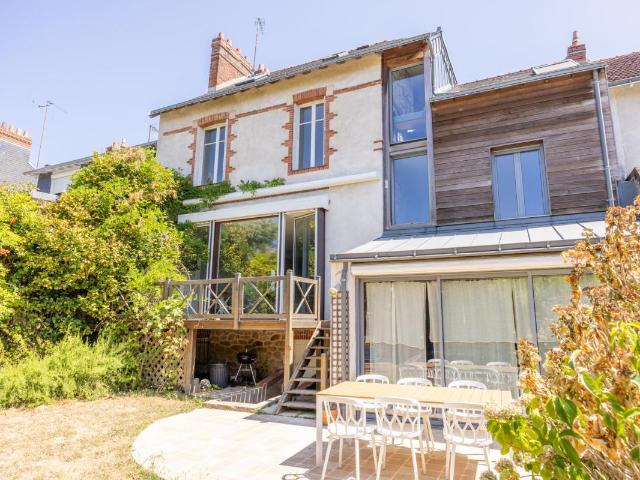 Maison 9 pièces 222 m²