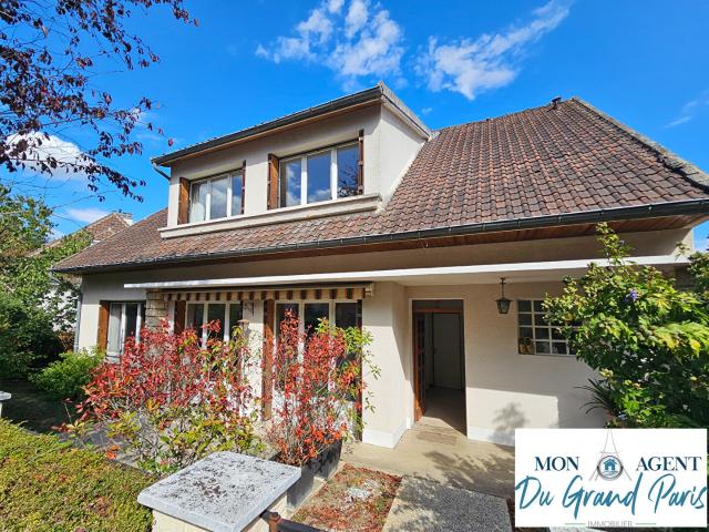 Maison 9 pièces 222 m²