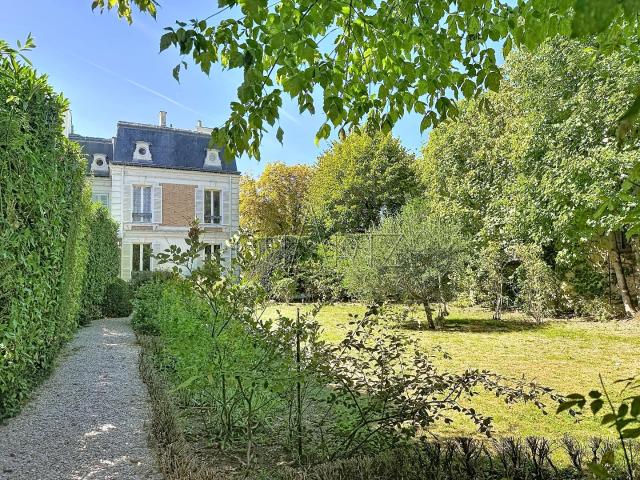 Maison 9 pièces 223 m²