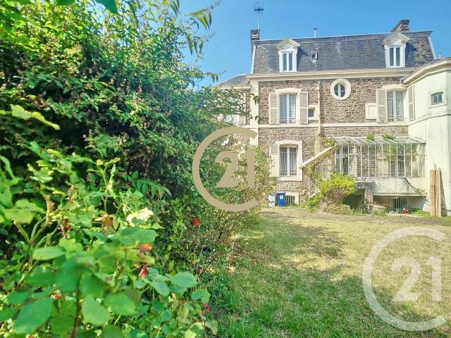 Maison 9 pièces 223 m²