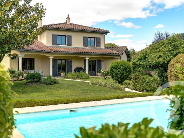 Maison 9 pièces 234 m²