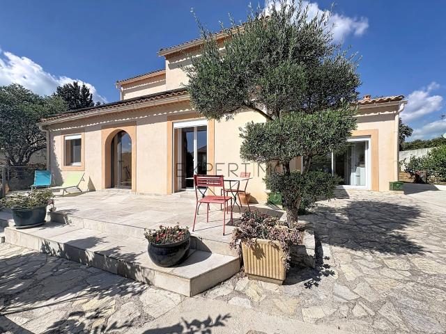 Maison 9 pièces 234 m²