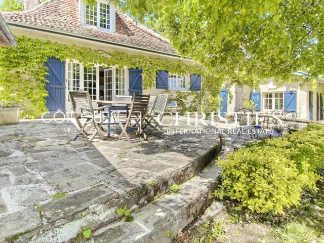 Maison 9 pièces 234 m²
