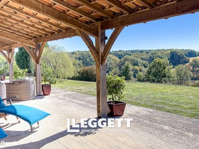 Maison 9 pièces 235 m²