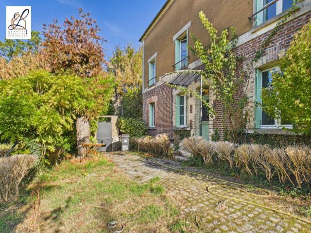 Maison 9 pièces 235 m²