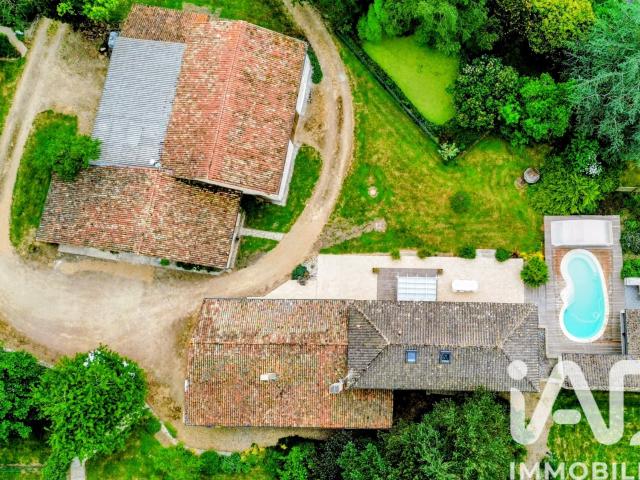 Maison 9 pièces 235 m²
