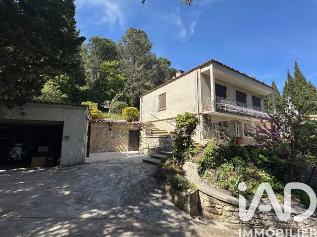 Maison 9 pièces 235 m²