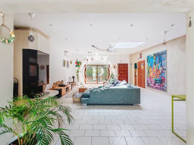 Maison 9 pièces 235 m²