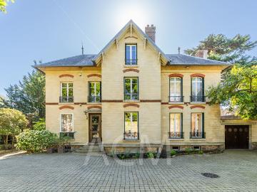 Maison 9 pièces 235 m²