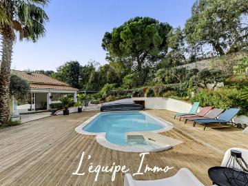 Maison 9 pièces 235 m²