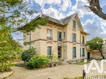 Maison 9 pièces 235 m²