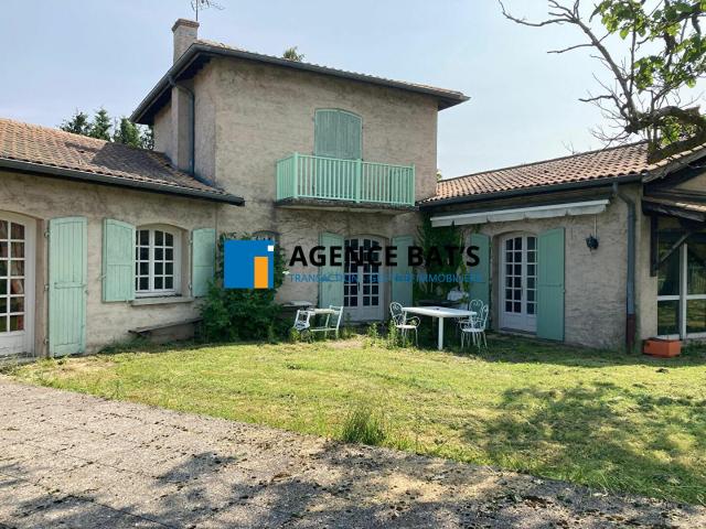 Maison 9 pièces 236 m²