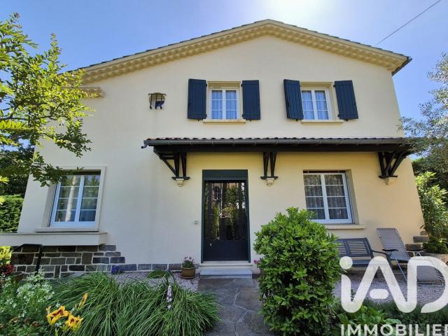 Maison 9 pièces 236 m²