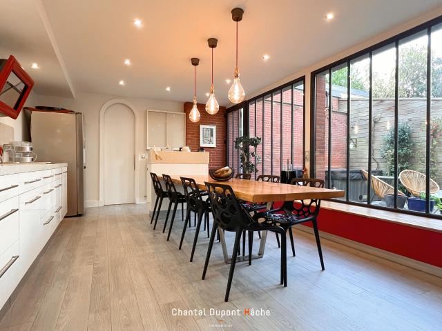Maison 9 pièces 236 m²
