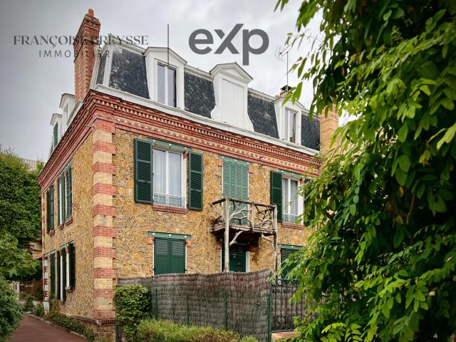 Maison 9 pièces 236 m²
