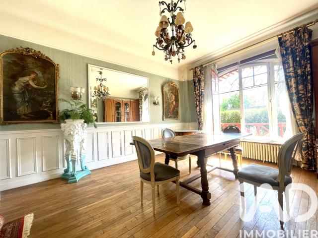 Maison 9 pièces 236 m²