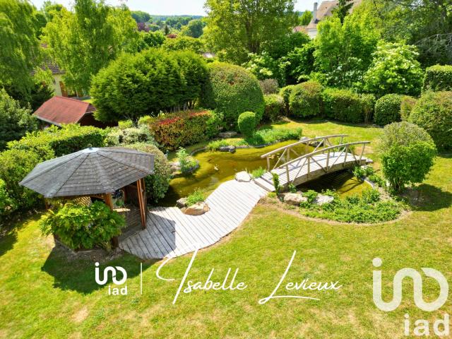 Maison 9 pièces 236 m²