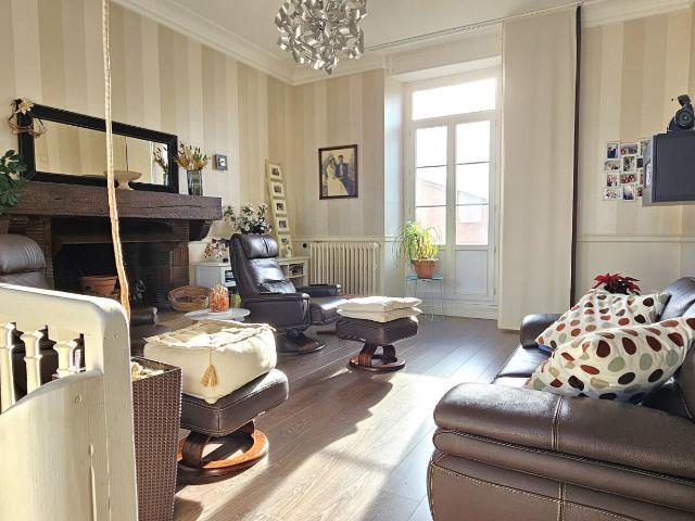 Maison 9 pièces 237 m²