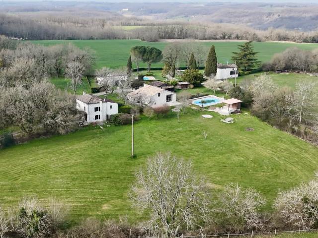 Maison 9 pièces 237 m²