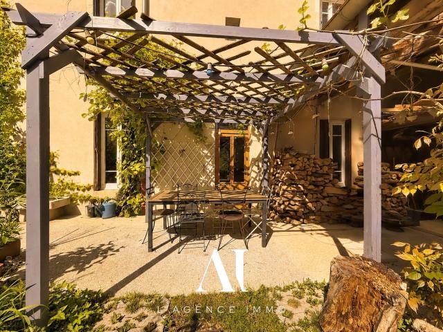 Maison 9 pièces 237 m²