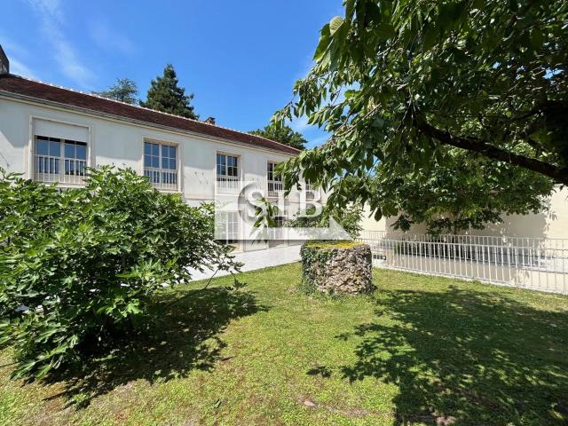 Maison 9 pièces 238 m²
