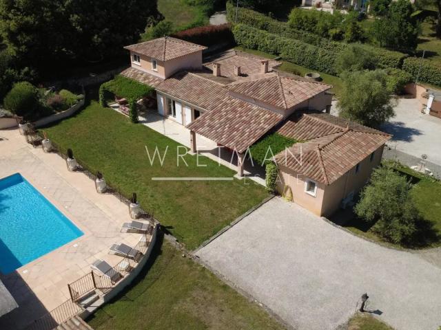 Maison 9 pièces 238 m²