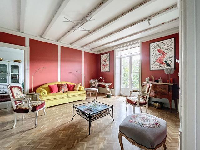 Maison 9 pièces 238 m²