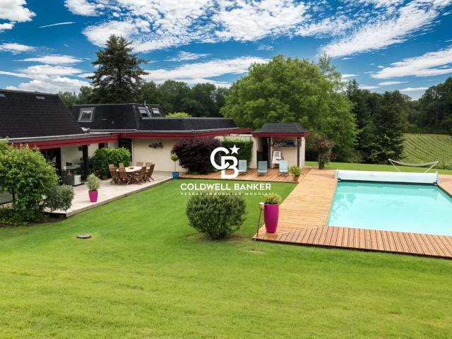 Maison 9 pièces 238 m²