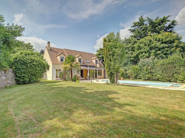 Maison 9 pièces 238 m²