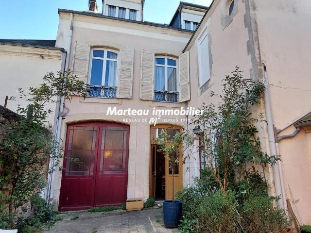 Maison 9 pièces 238 m²