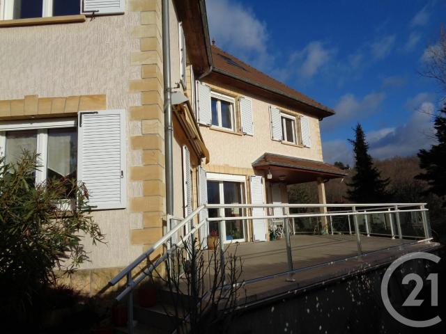 Maison 9 pièces 238 m²