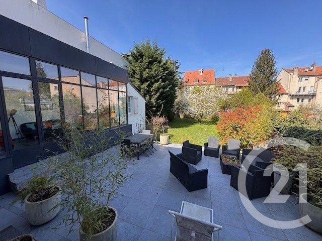 Maison 9 pièces 239 m²