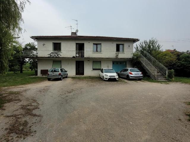 Maison 9 pièces 239 m²