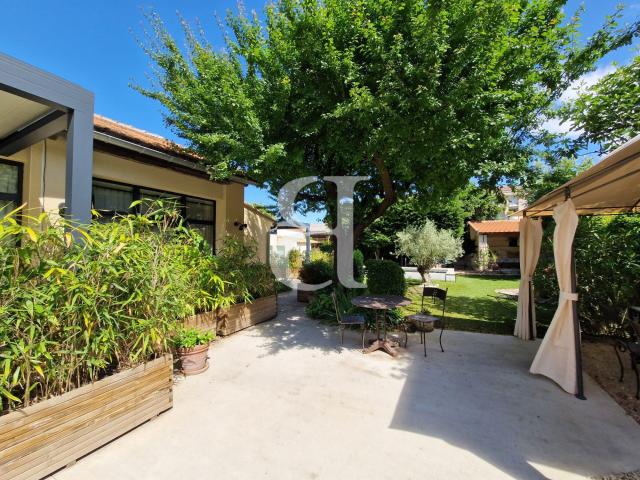 Maison 9 pièces 239 m²