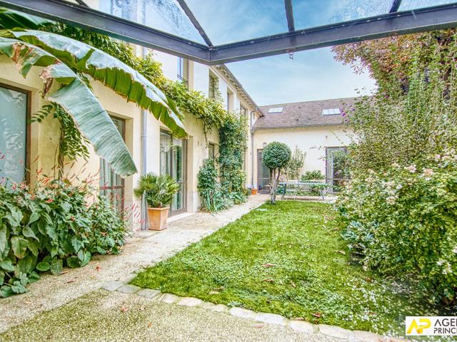 Maison 9 pièces 230 m²