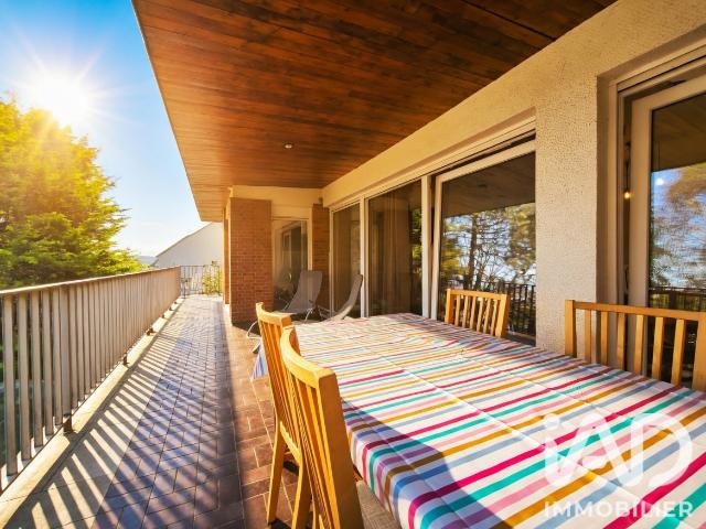 Maison 9 pièces 230 m²