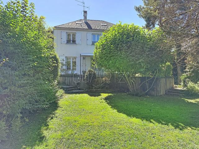 Maison 9 pièces 230 m²