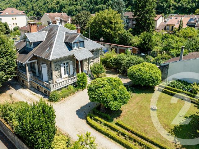 Maison 9 pièces 230 m²