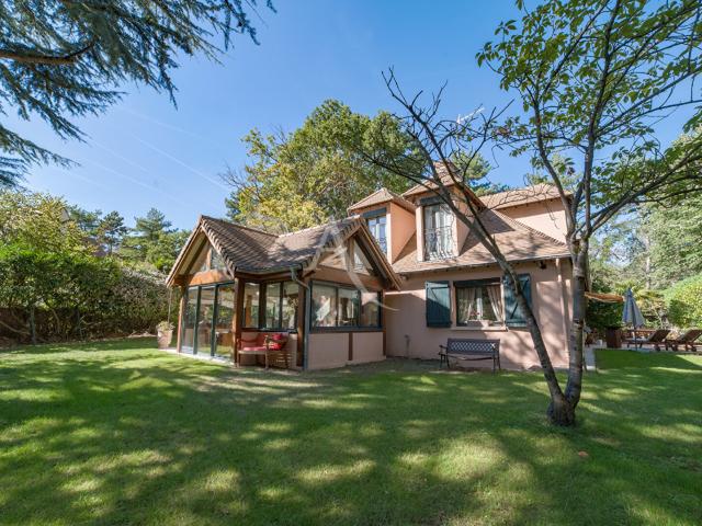 Maison 9 pièces 230 m²