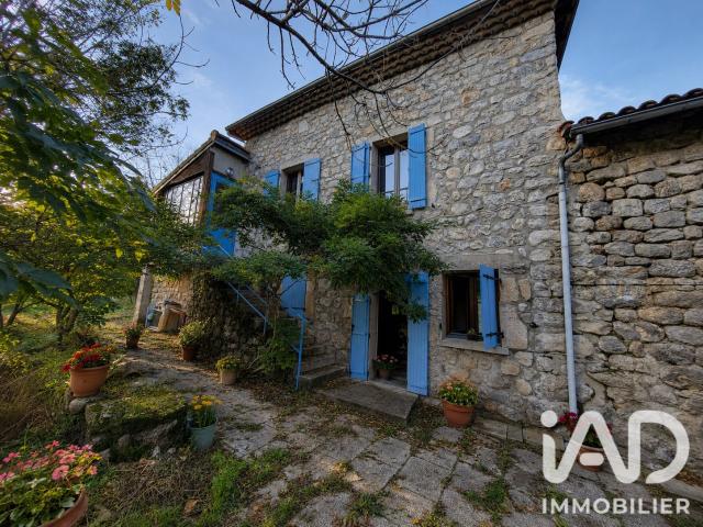 Maison 9 pièces 230 m²