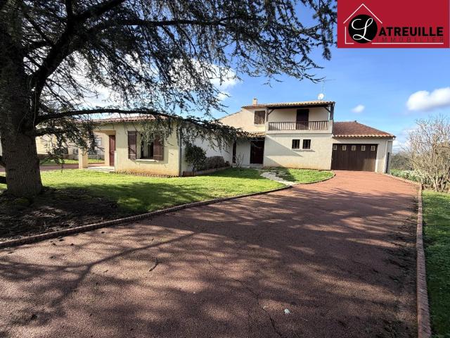 Maison 9 pièces 230 m²