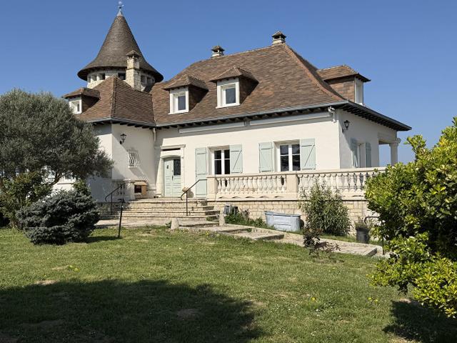 Maison 9 pièces 230 m²