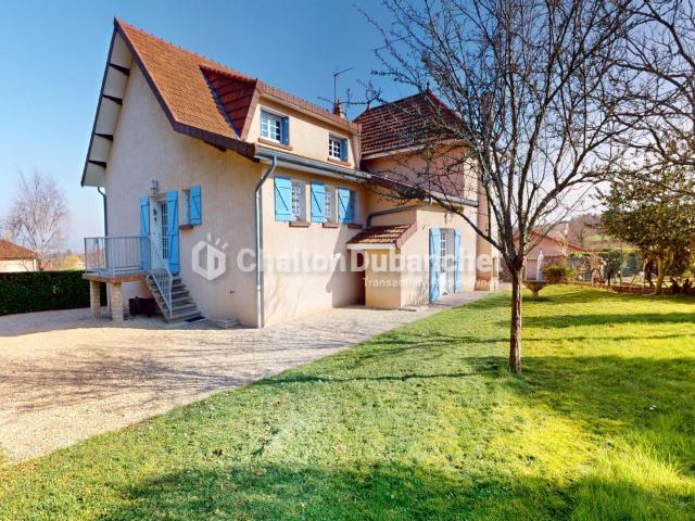 Maison 9 pièces 230 m²