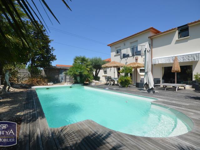 Maison 9 pièces 230 m²